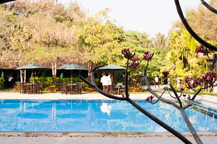 Pool 60 of 105