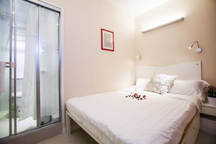 Room 8 of 35