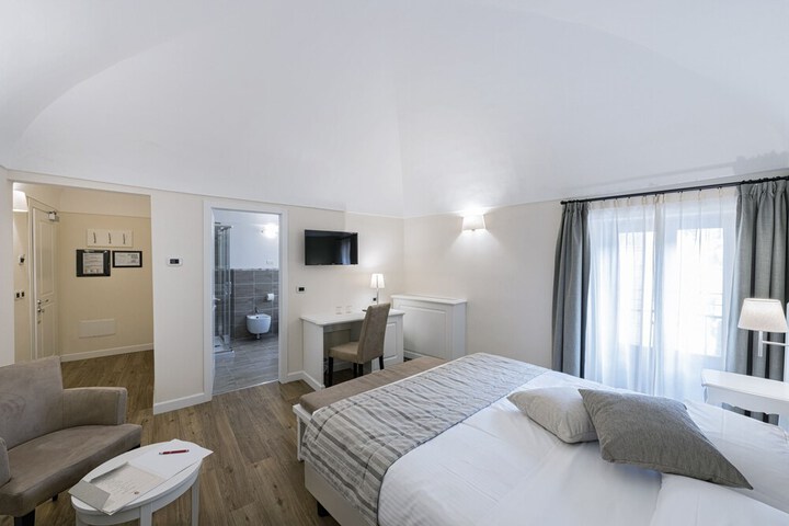 Room 7 of 56