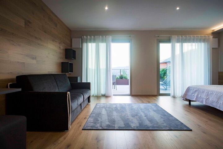 Room 16 of 48