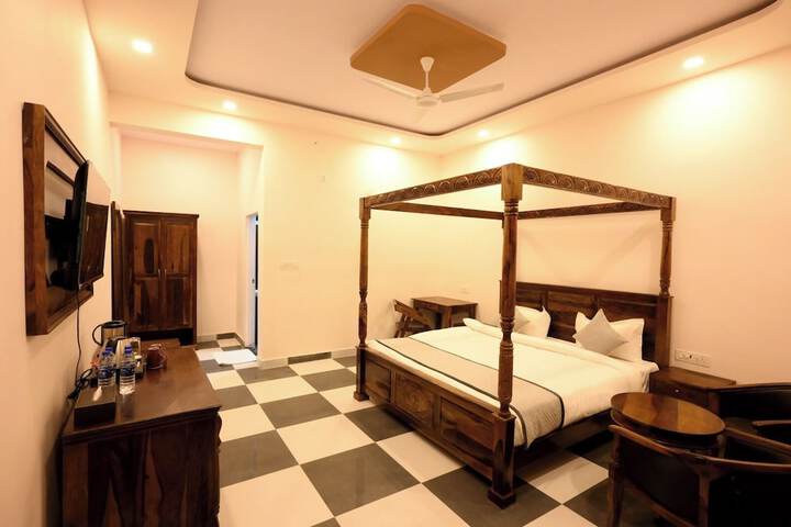 Room 8 of 46