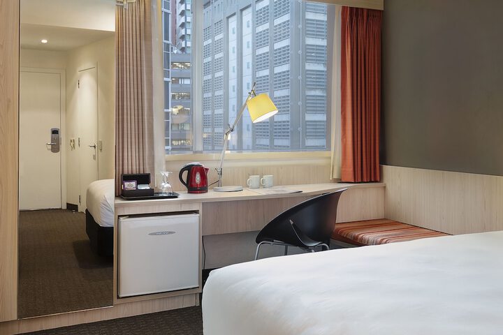 Room 5 of 37