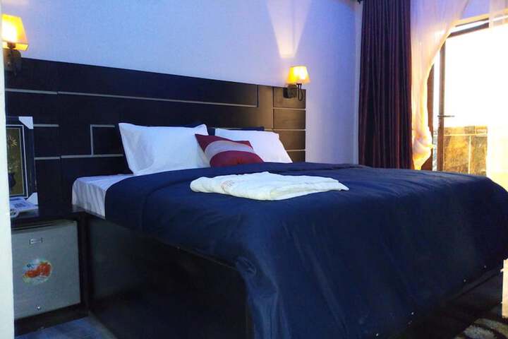 Room 19 of 35