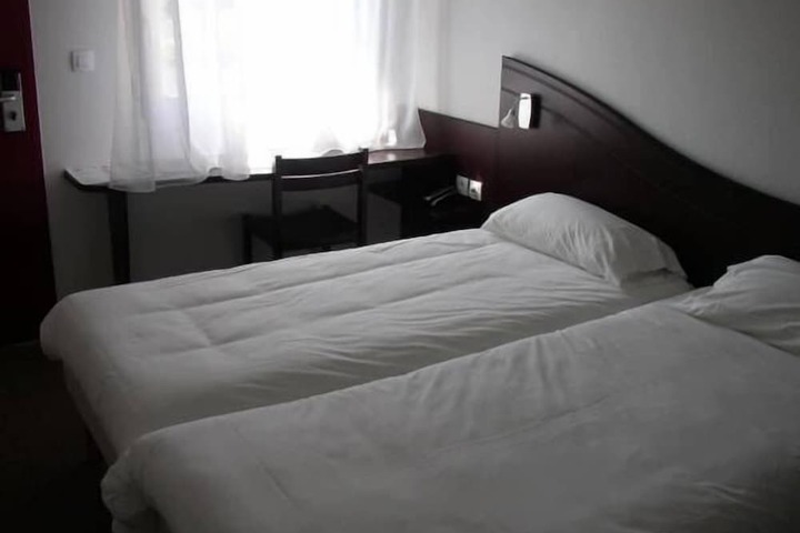 Room 3 of 15