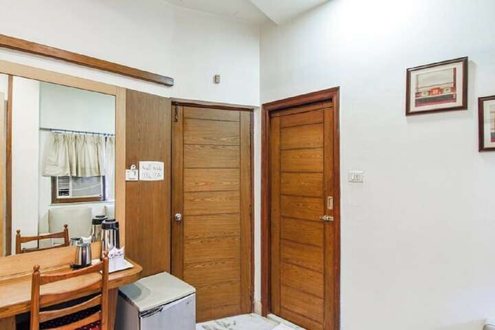 Room 13 of 19