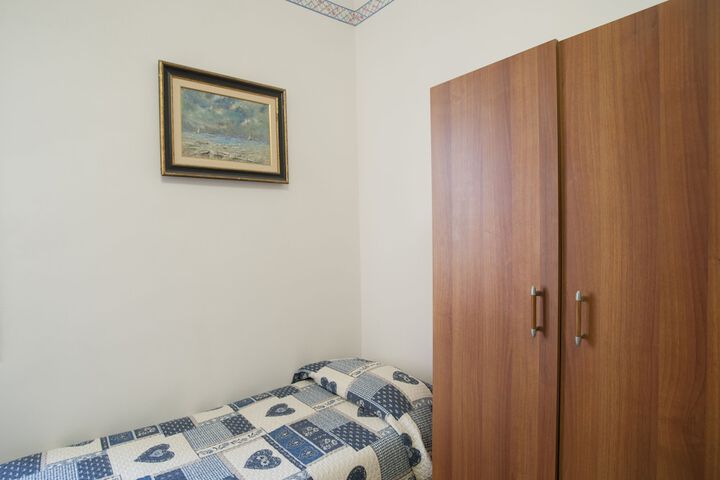 Room 31 of 48