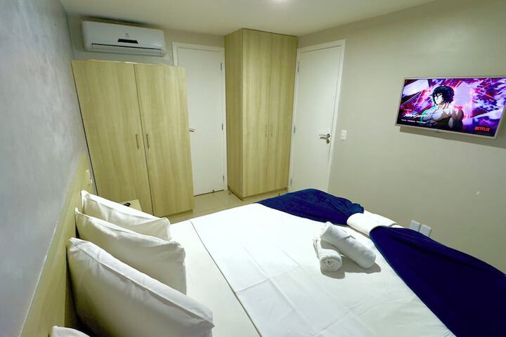 Room 3 of 223