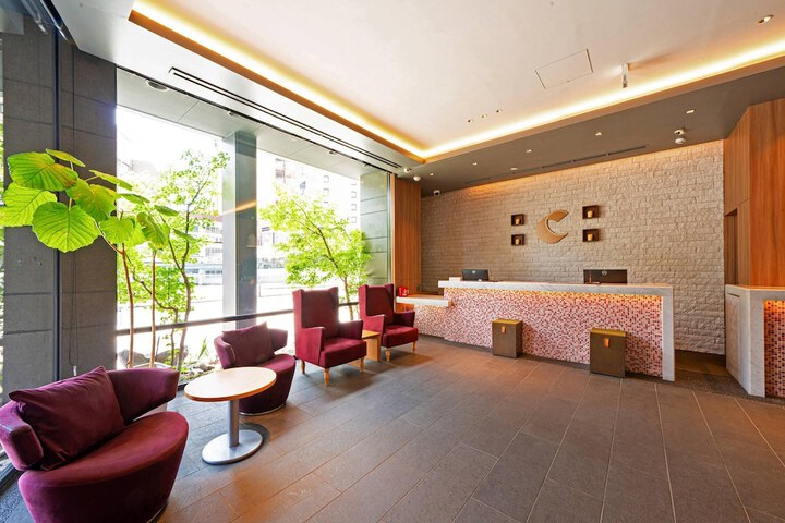 Entrance & Lobby