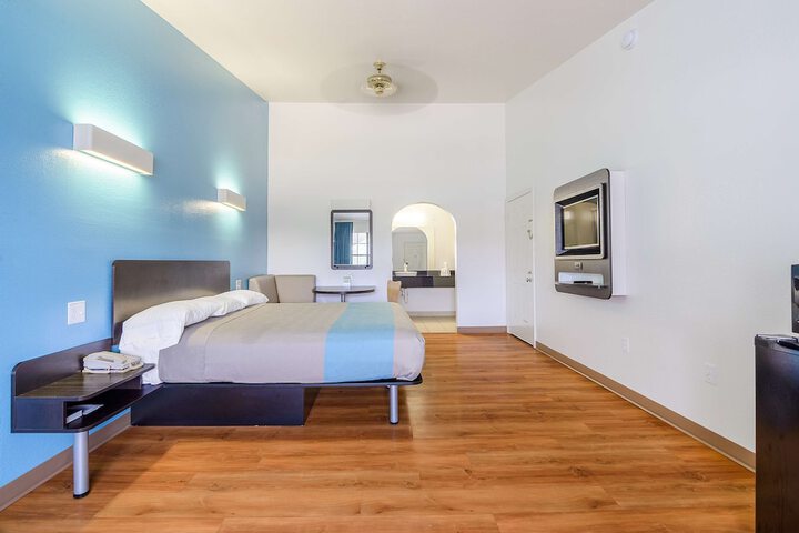 Room 5 of 29