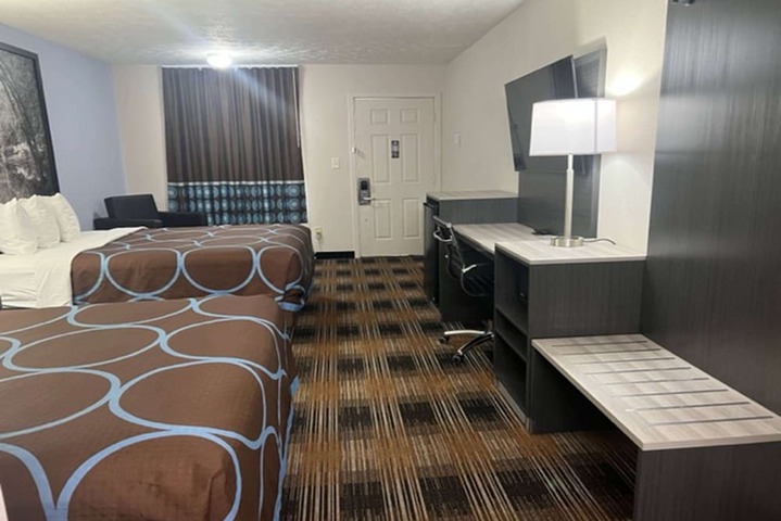 2 Queen Beds (3 of 5)