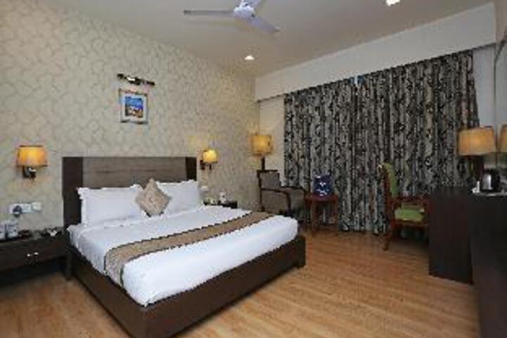 Capital O 2827 Hotel Aditya
