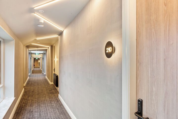 Ballroom/Hall 102 of 165