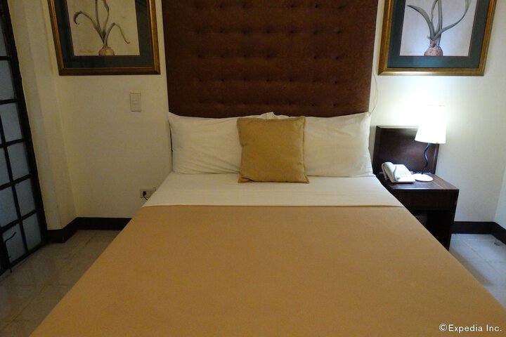 Room 16 of 37
