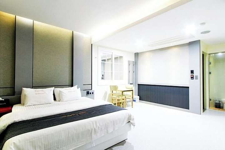 Room 20 of 80