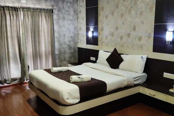Room 13 of 26