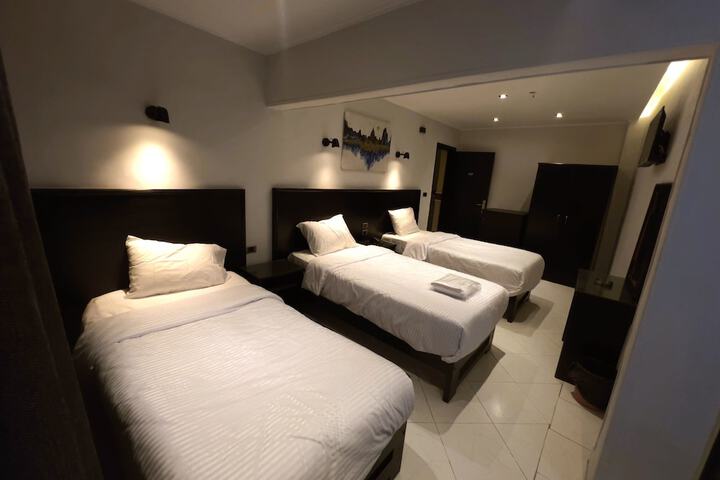 Room 48 of 107