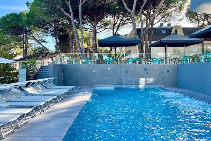 Pool 67 of 96
