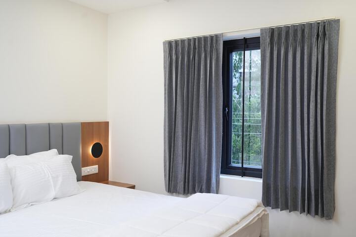 Room 9 of 26