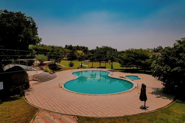 Pool 62 of 94