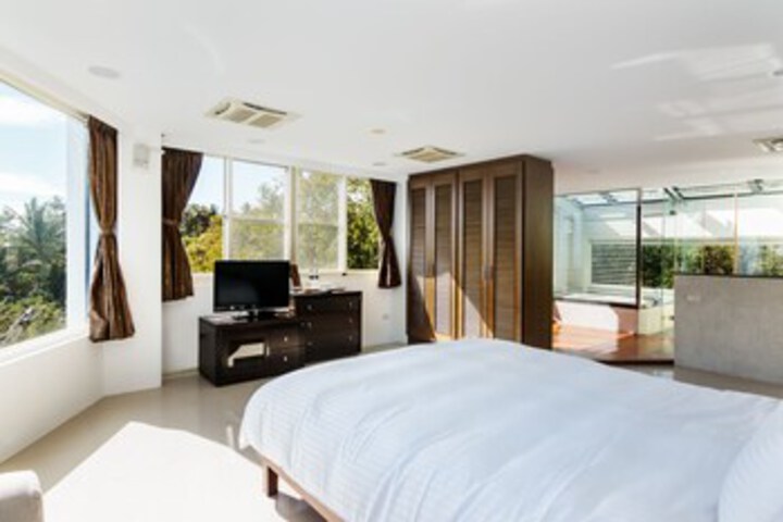Hotel 19 of 87