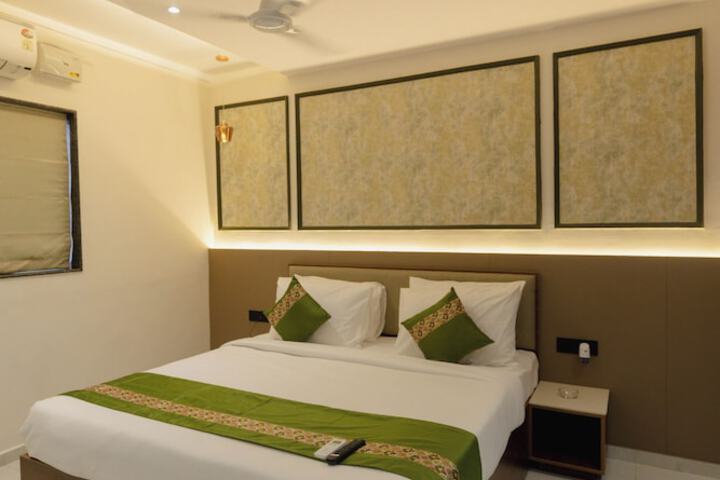 Room 15 of 43