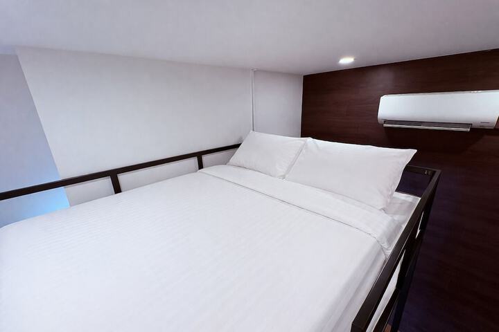 Room 14 of 121