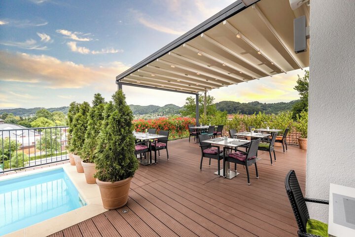 Terrace/Patio 11 of 36