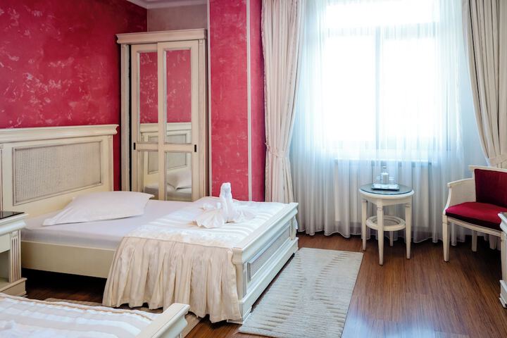 Room 52 of 169