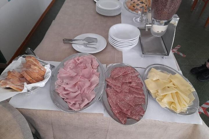 Dining 8 of 38