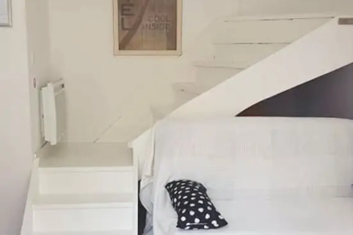 Room 3 of 6