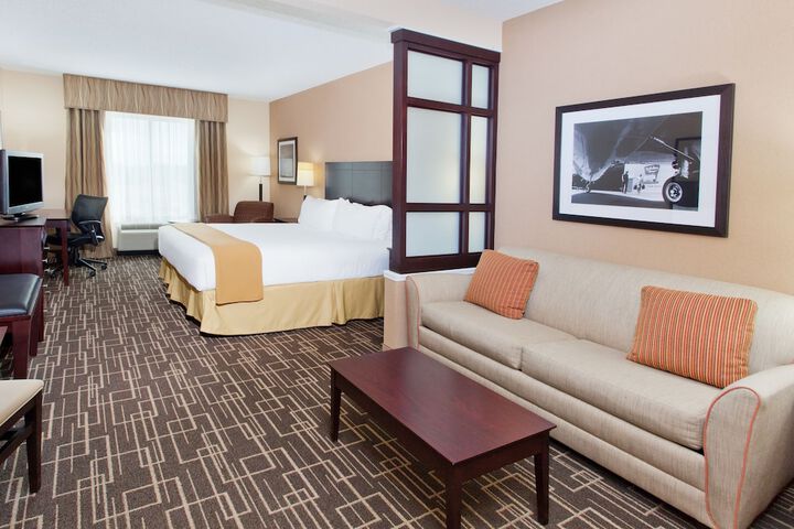2 Queen Bed Suite Communication Accessible (8 of 8)