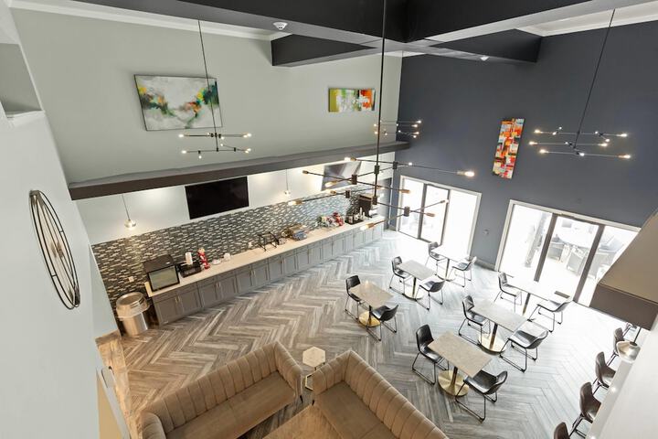 Breakfast area