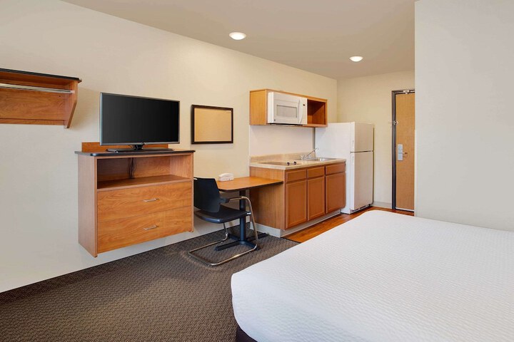 1 Double Bed Accessible (2 of 12)