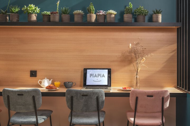 Entrance & Lobby