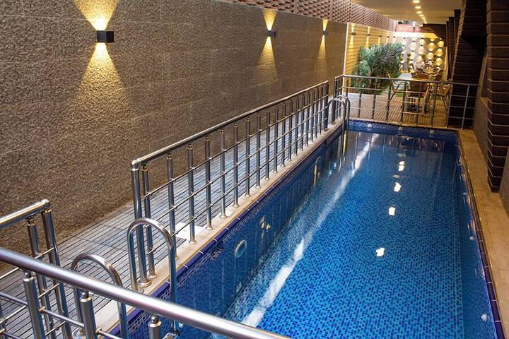 Pool 19 of 24