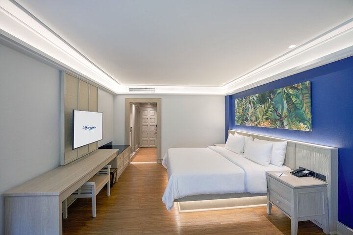 Room 14 of 128