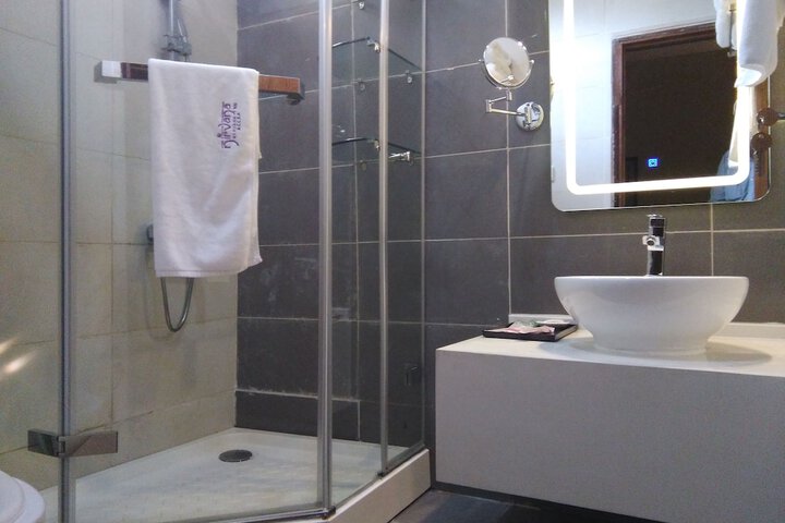 Room 8 of 23