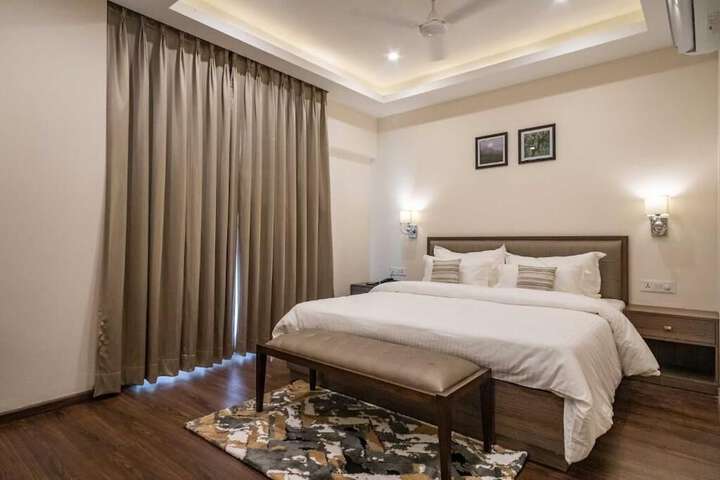 Room 16 of 42