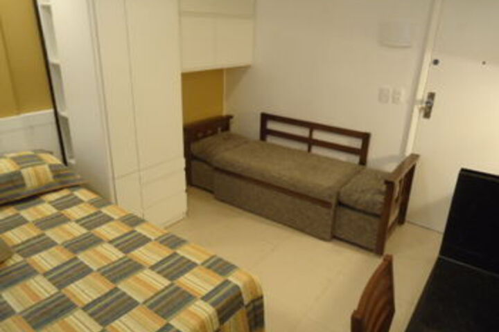 Room 9 of 14