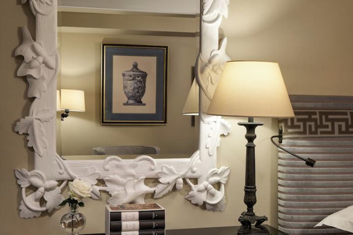Room 52 of 153