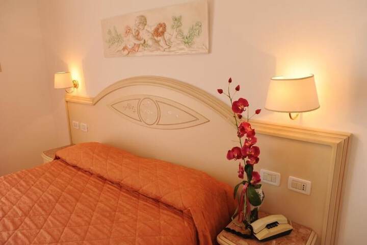 Room 13 of 52