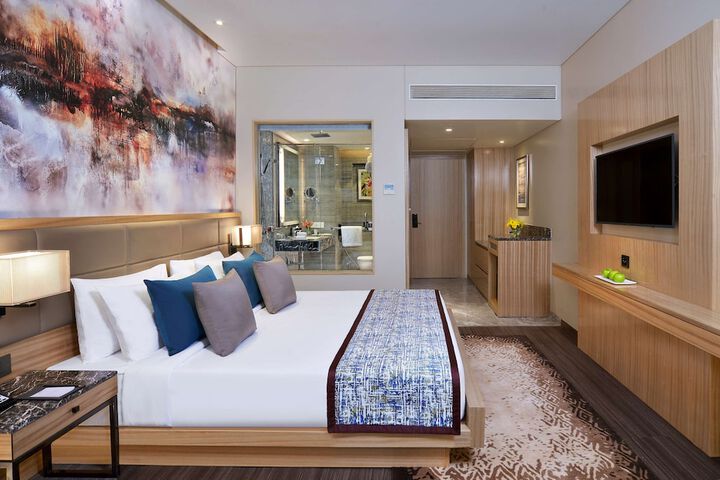 Room 8 of 42