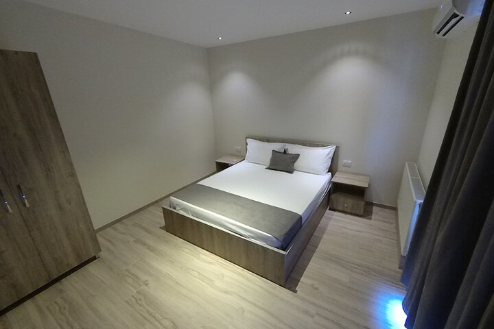 Room 4 of 40