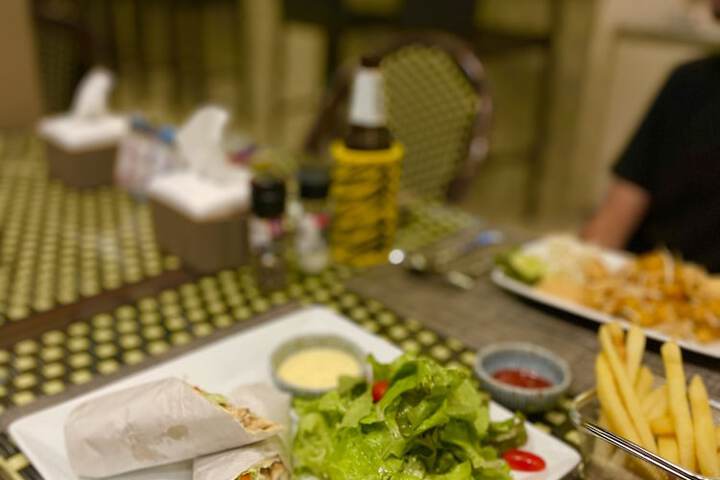 Dining 36 of 47