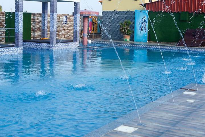 Pool 43 of 90