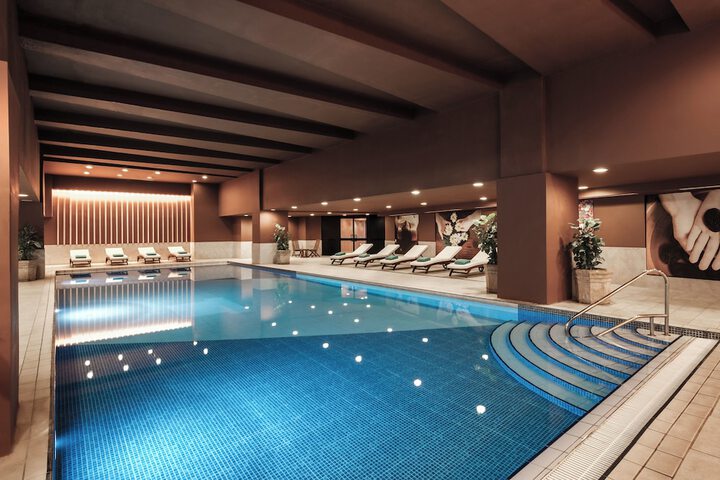 Pool 126 of 267