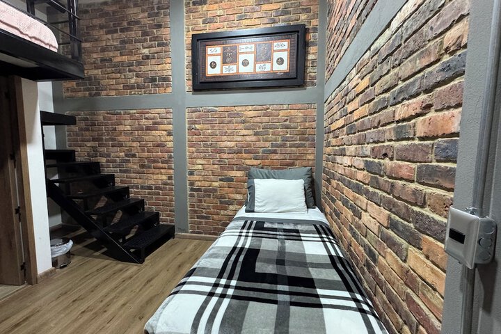 Room 41 of 58