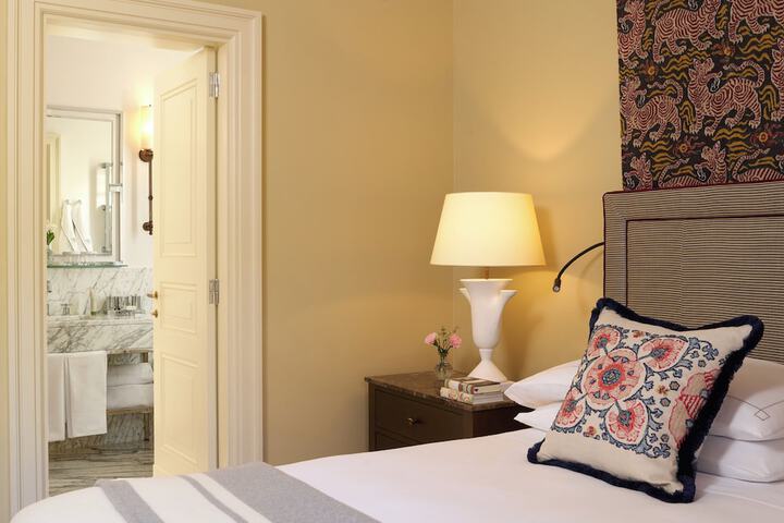 Room 100 of 533