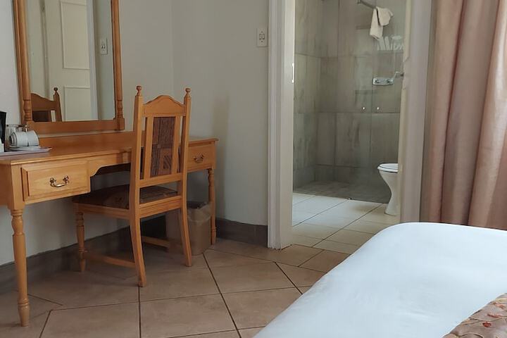 Room 7 of 17