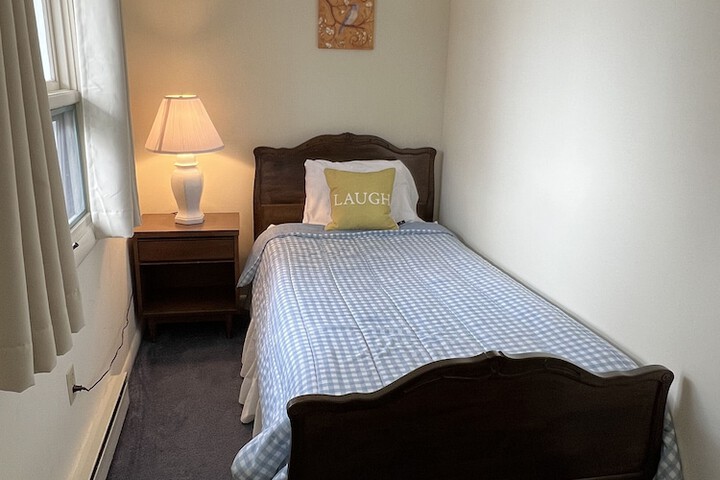 Room 10 of 205
